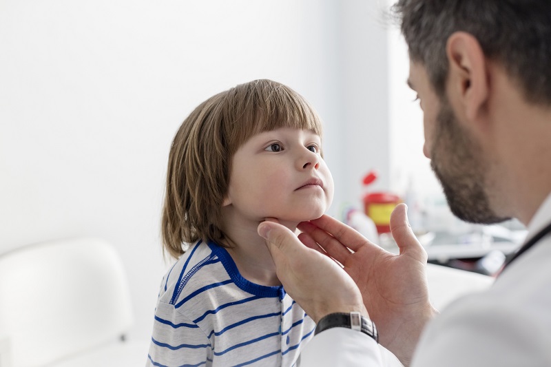 Medicininis vaiko tonzilių tyrimas