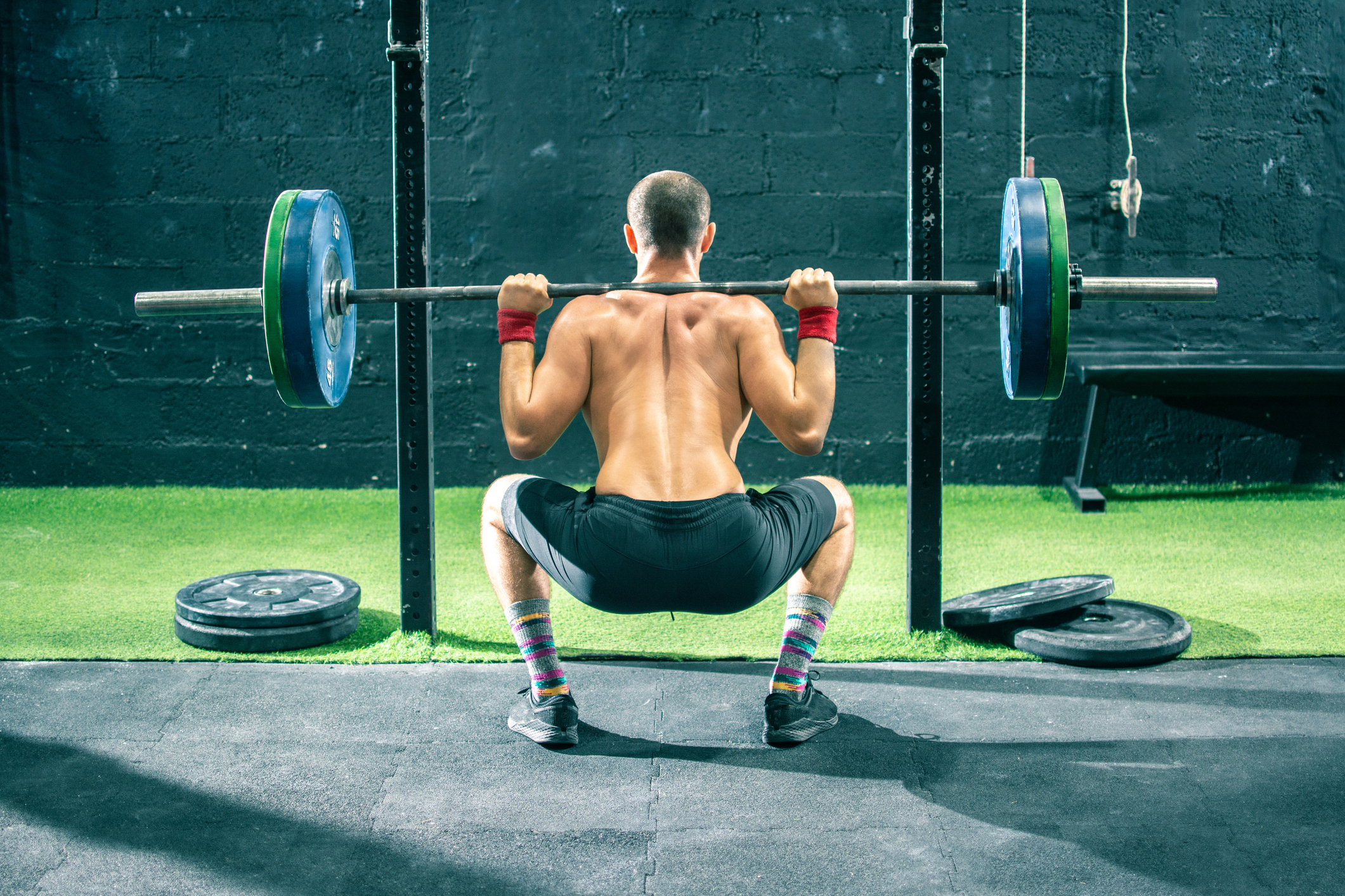 Gilus pritūpimas yra vienas iš labiausiai paplitusių CrossFit treniruočių pratimų.