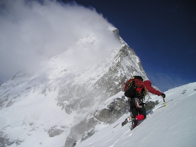 Alpinistas, kalnai, sniegas, laipiojimas, aukštikalnių plaučių edemos rizika